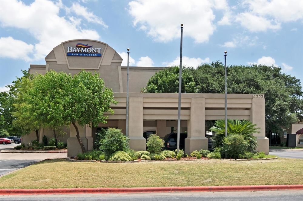 Ramada By Wyndham Austin South Exterior foto
